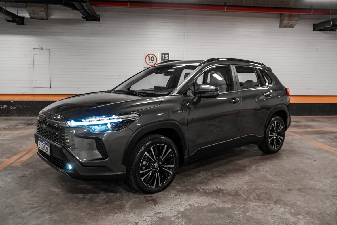 toyota-corolla-cross-hibrido-se-esforca-para-peitar-chineses,-mas-sofre-com-motor-fraco;-video toyota-corolla-cross-hibrido-se-esforca-para-peitar-chineses,-mas-sofre-com-motor-fraco;-video