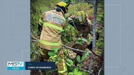 carro-bate-em-muro-de-quartel-da-pm-em-sao-joao-da-ponte;-mulher-sem-cnh-testava-veiculo carro-bate-em-muro-de-quartel-da-pm-em-sao-joao-da-ponte;-mulher-sem-cnh-testava-veiculo