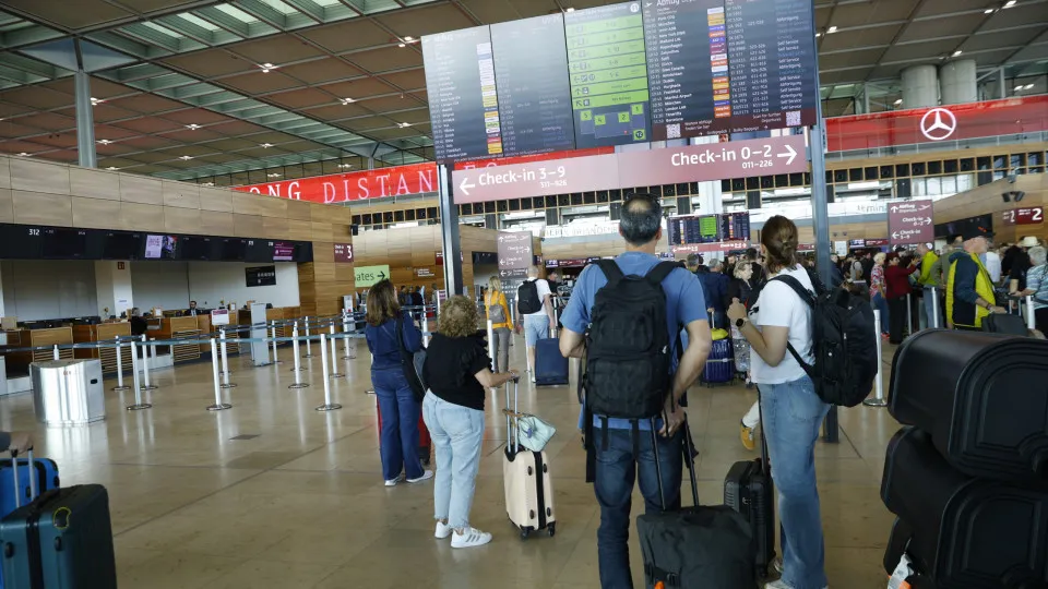 ataque-cibernetico-afeta-aeroportos-europeus ataque-cibernetico-afeta-aeroportos-europeus