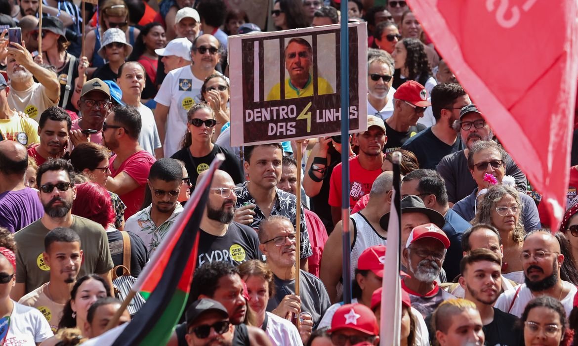 atos-contra-anistia-e-a-pec-da-blindagem-ocorrem-hoje-em-todo-pais atos-contra-anistia-e-a-pec-da-blindagem-ocorrem-hoje-em-todo-pais