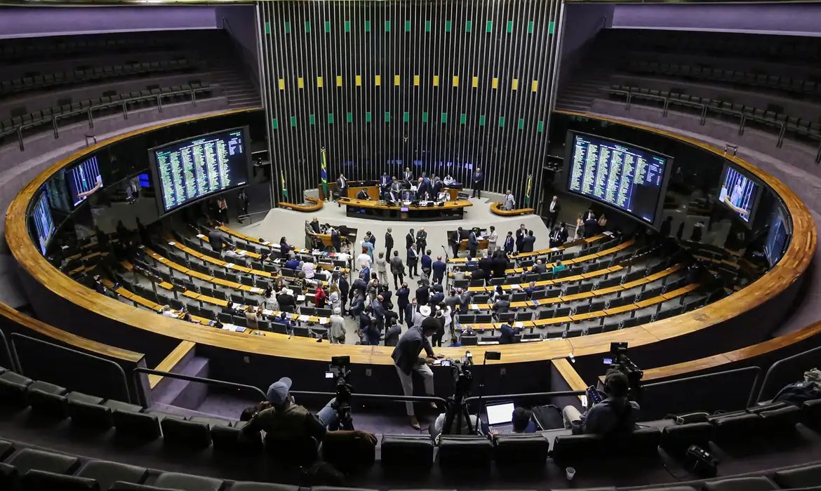 pl-que-isenta-ir-ate-r$-5-mil-sera-votado-na-quarta,-1o-de-outubro pl-que-isenta-ir-ate-r$-5-mil-sera-votado-na-quarta,-1o-de-outubro