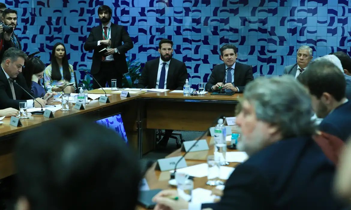 lideres-devem-avaliar-hoje-isencao-do-ir-ate-r$-5-mil,-diz-motta lideres-devem-avaliar-hoje-isencao-do-ir-ate-r$-5-mil,-diz-motta