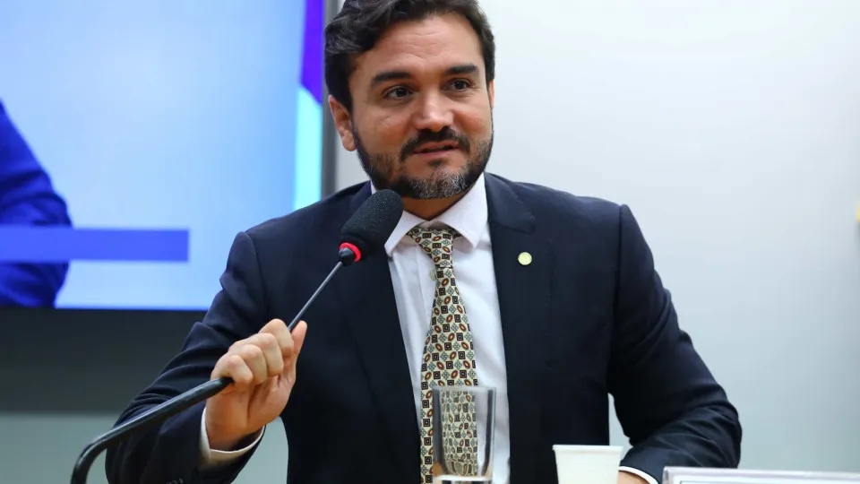 celso-sabino-entrega-carta-de-demissao-a-lula-apos-ultimato-do-uniao-brasil celso-sabino-entrega-carta-de-demissao-a-lula-apos-ultimato-do-uniao-brasil