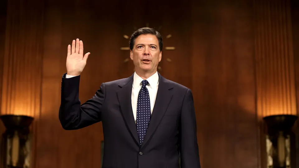 juri-indicia-ex-diretor-do-fbi-critico-a-trump-apos-pressao-do-governo juri-indicia-ex-diretor-do-fbi-critico-a-trump-apos-pressao-do-governo