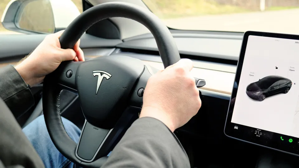 a-causa-da-queda-nas-vendas-de-carros-da-tesla a-causa-da-queda-nas-vendas-de-carros-da-tesla