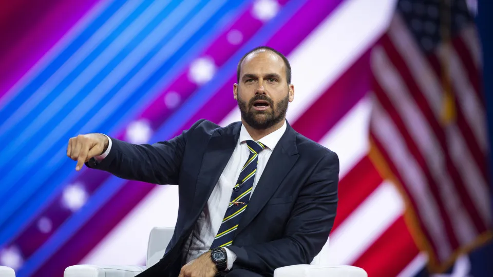 eduardo-bolsonaro-semeia-bases-para-2026-e-projeta-bolsonarismo-mais-ideologico eduardo-bolsonaro-semeia-bases-para-2026-e-projeta-bolsonarismo-mais-ideologico