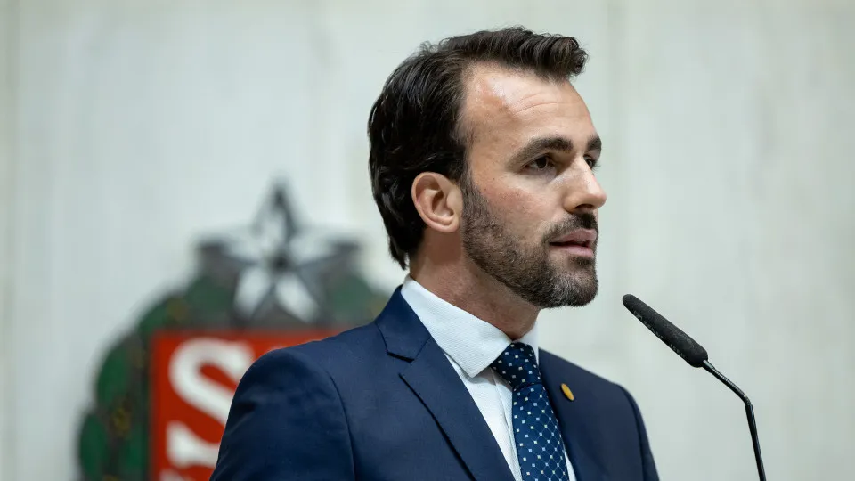 promotoria-denuncia-lucas-bove-e-pede-prisao-por-descumprir-medidas-protetivas promotoria-denuncia-lucas-bove-e-pede-prisao-por-descumprir-medidas-protetivas