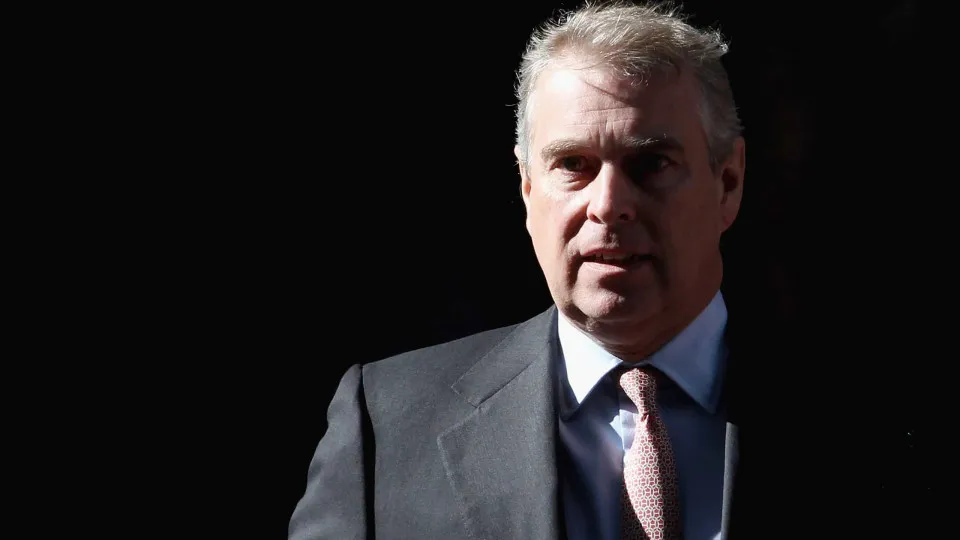 andrew-renunciou-a-titulos-reais,-mas-nao-deixou-de-ser-principe-ou-duque andrew-renunciou-a-titulos-reais,-mas-nao-deixou-de-ser-principe-ou-duque