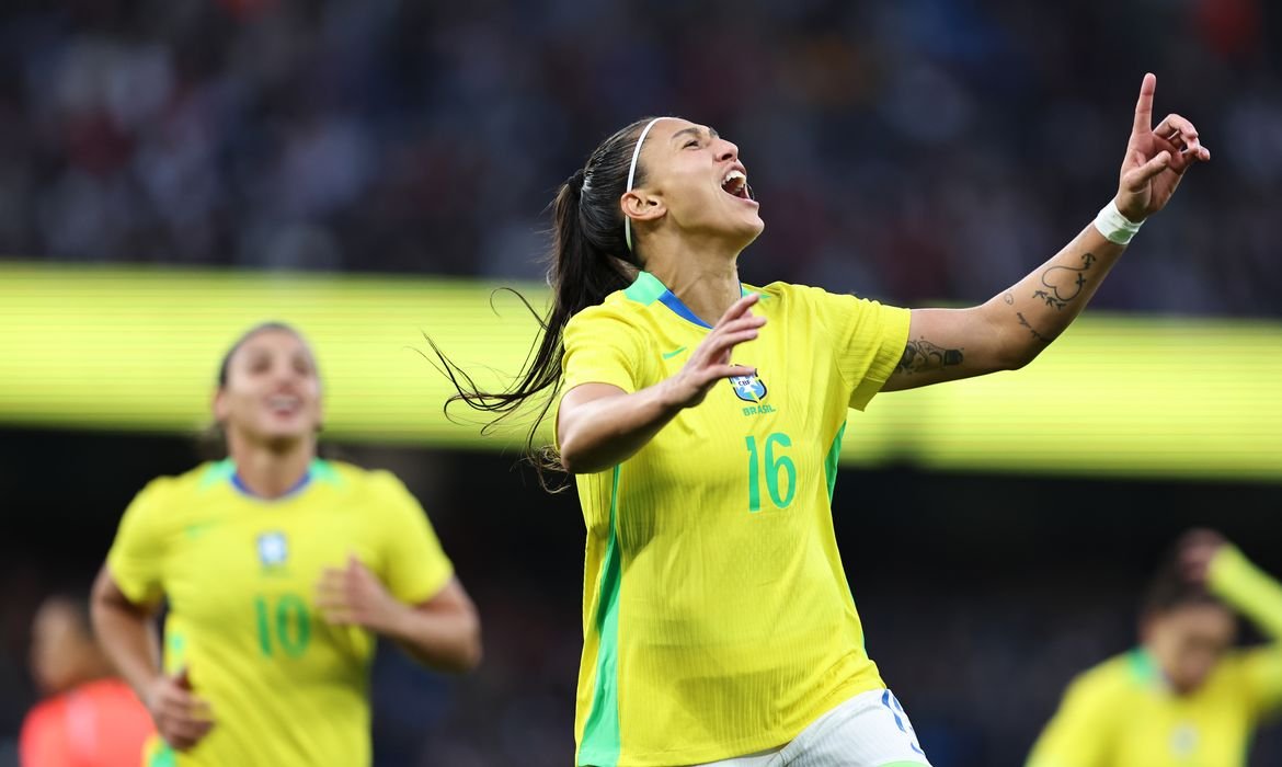 com-uma-a-menos,-selecao-feminina-vence-amistoso-contra-inglaterra com-uma-a-menos,-selecao-feminina-vence-amistoso-contra-inglaterra