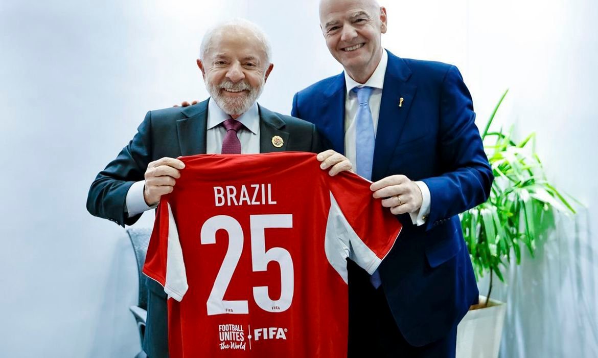 lula-convida-presidente-da-fifa-para-conhecer-universidade-do-esporte lula-convida-presidente-da-fifa-para-conhecer-universidade-do-esporte