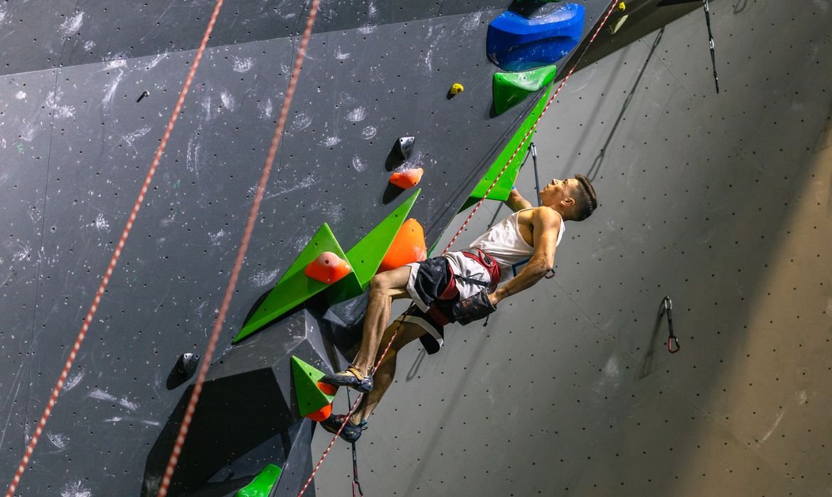 eduardo-schaus-leva-bronze-na-copa-do-mundo-de-paraescalada-na-franca eduardo-schaus-leva-bronze-na-copa-do-mundo-de-paraescalada-na-franca