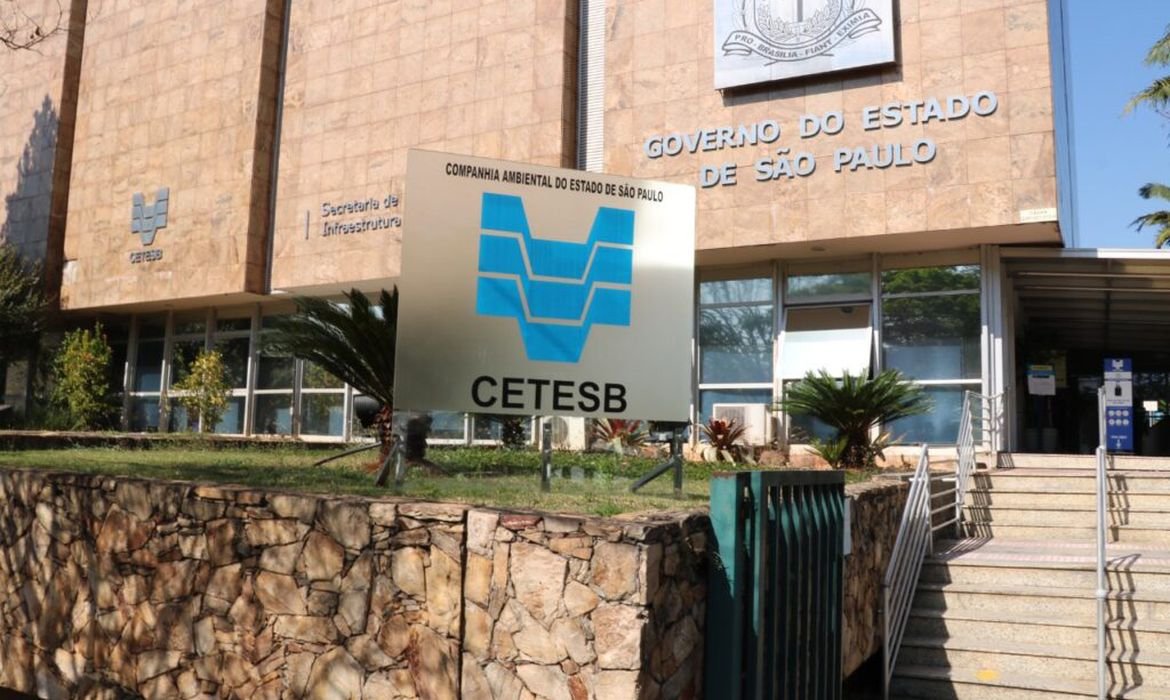 cetesb-investiga-mortandade-de-peixes-na-cidade-de-meridiano-(sp) cetesb-investiga-mortandade-de-peixes-na-cidade-de-meridiano-(sp)