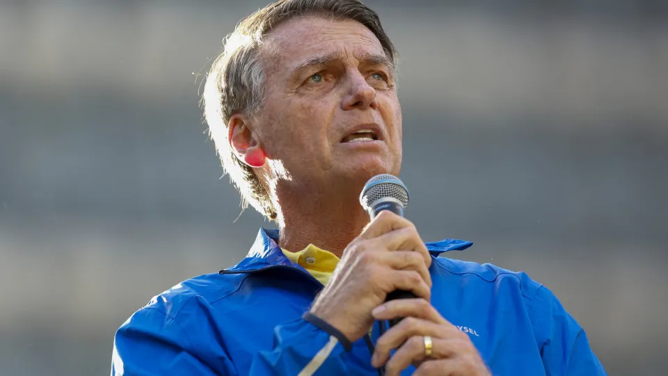 defesa-de-bolsonaro-cita-voto-de-fux-em-recurso-contra-condenacao-por-trama-golpista defesa-de-bolsonaro-cita-voto-de-fux-em-recurso-contra-condenacao-por-trama-golpista