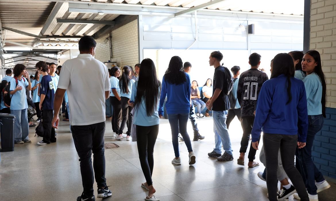 pe-de-meia:-nascidos-em-marco-e-abril-recebem-oitava-parcela pe-de-meia:-nascidos-em-marco-e-abril-recebem-oitava-parcela