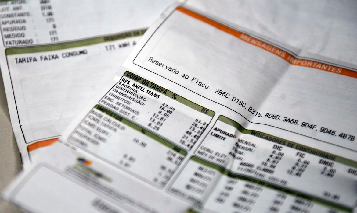 aneel-mantem-bandeira-para-vermelha-1-na-conta-de-luz-em-novembro aneel-mantem-bandeira-para-vermelha-1-na-conta-de-luz-em-novembro