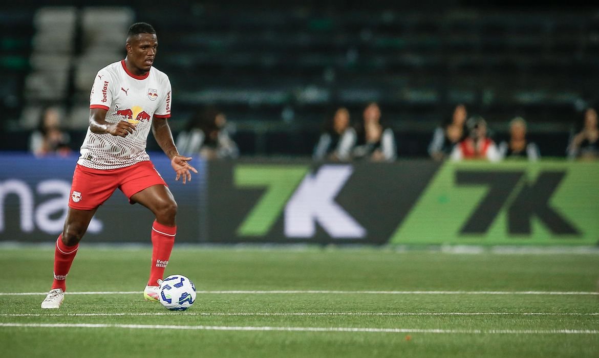 ministerios-repudiam-ato-de-machismo-contra-arbitra-no-brasileirao