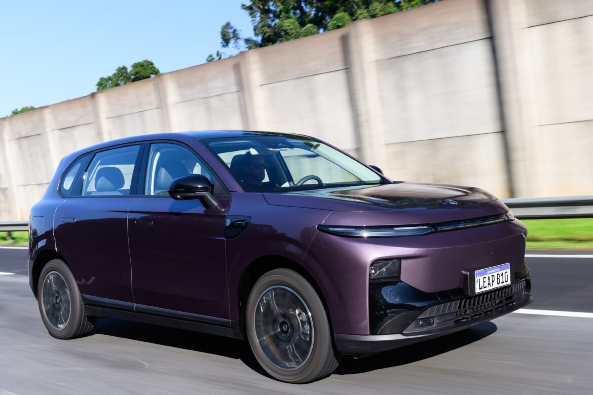 leapmotor-b10-se-inspira-em-tesla-para-enfrentar-rivais-no-mercado-de-suvs-eletricos;-vale-a-pena?