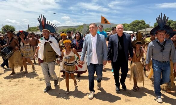 justica-eleitoral-se-aproxima-de-indigenas-na-raposa-serra-do-sol