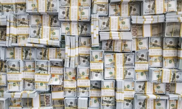 com-pessimismo-externo,-dolar-sobe-0,47%-e-aproxima-se-de-r$-5,20