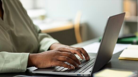 lojas-viraram-vitrines-da-internet?-entenda-como-os-brasileiros-estao-mudando-a-forma-de-comprar