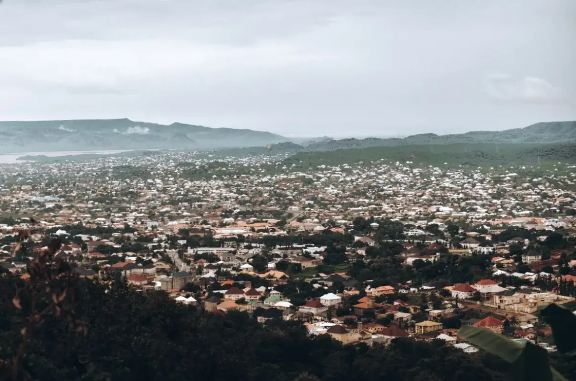 Qual é a população de Ibirité? Veja dados atualizados?